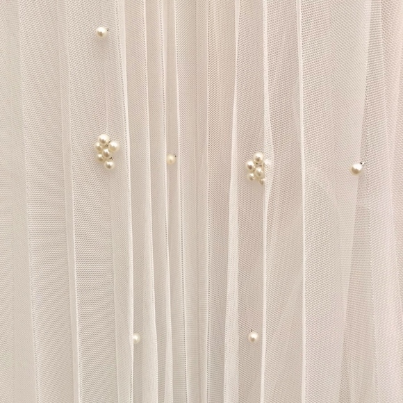Eva Franco Anthropologie whit pleated mesh skirt with  Pearl studs and tulle nwt - Picture 5 of 11